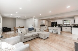 100 S Lily Lake Rd in McHenry, IL - Building Photo - Building Photo