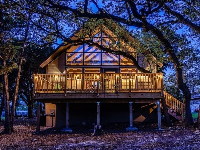 property at 18418 Lakeland Dr
