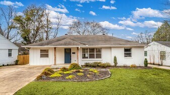 2420 Durwood Rd in Little Rock, AR - Building Photo