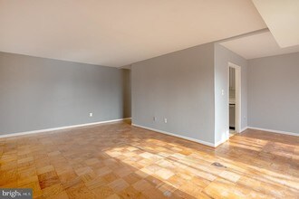 3825 St Barnabas Rd-Unit -103 in Suitland, MD - Foto de edificio - Building Photo