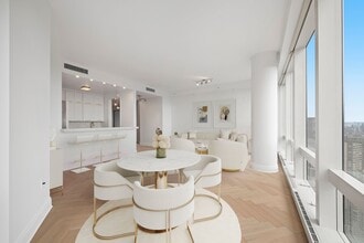 80 Columbus Cir in New York, NY - Building Photo - Building Photo