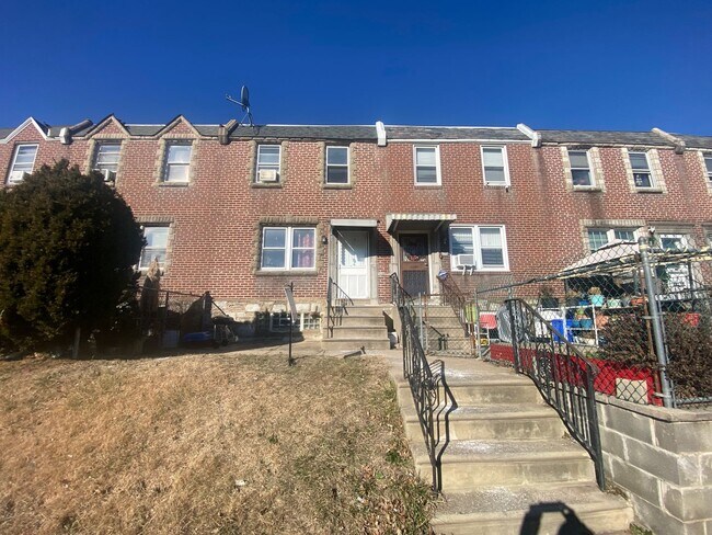 property at 6746 Oakland St