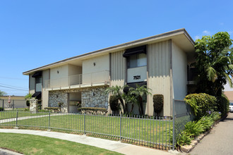 7521 Volga Dr in Huntington Beach, CA - Building Photo - Building Photo