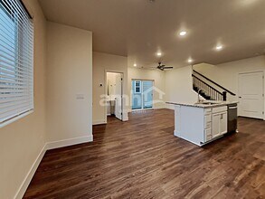33013 Lookout Ln in Black Diamond, WA - Building Photo - Building Photo