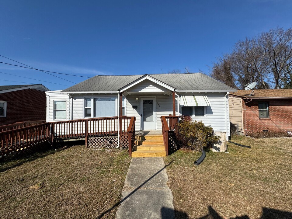 1341 30th St in Newport News, VA - Building Photo