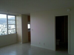 400 Hobron Ln, Unit 2504 in Honolulu, HI - Building Photo - Building Photo