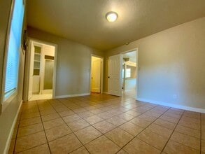 2228 Roanoke Ave in Sacramento, CA - Building Photo - Building Photo