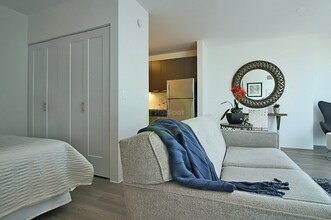 647 N Wells St in Chicago, IL - Foto de edificio - Building Photo