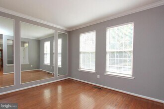 7196 Dark Forest Dr in Manassas, VA - Building Photo - Building Photo
