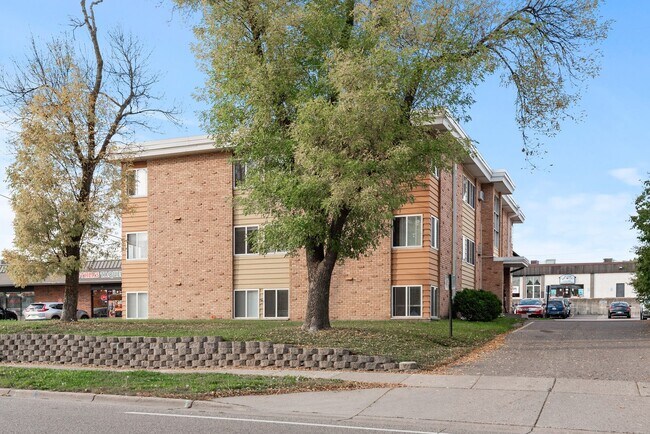 Brightwood Flats - 2360 in New Brighton, MN - Building Photo - Building Photo