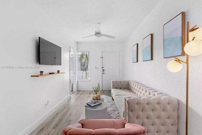 7315 Carlyle Ave in Miami Beach, FL - Building Photo - Building Photo