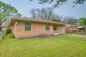 1125 Templecliff Dr in Dallas, TX - Building Photo - Building Photo