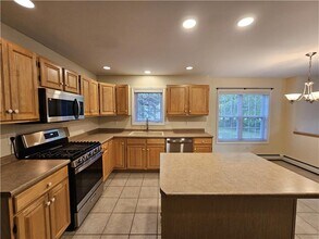 73 Partridge Dr in Essex Junction, VT - Building Photo - Building Photo