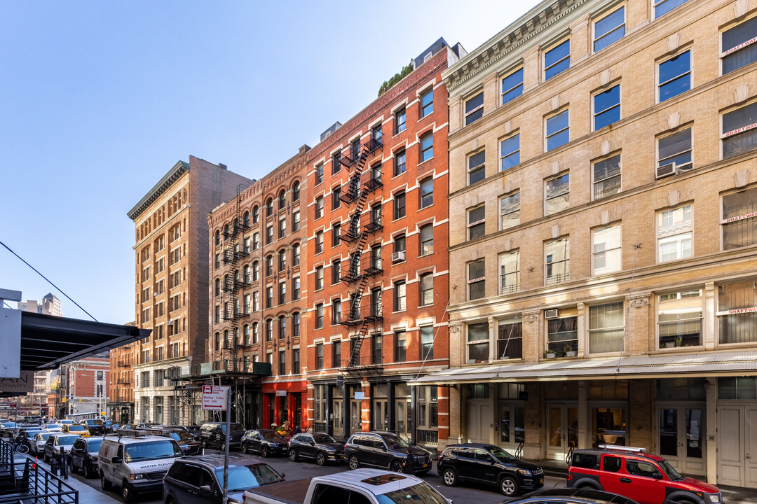 36 N Moore St in New York, NY - Building Photo