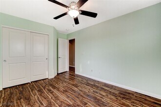 9768 Plane Tree Ct in Las Vegas, NV - Foto de edificio - Building Photo