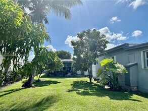3135 SW 64th Ave in Miami, FL - Building Photo - Building Photo