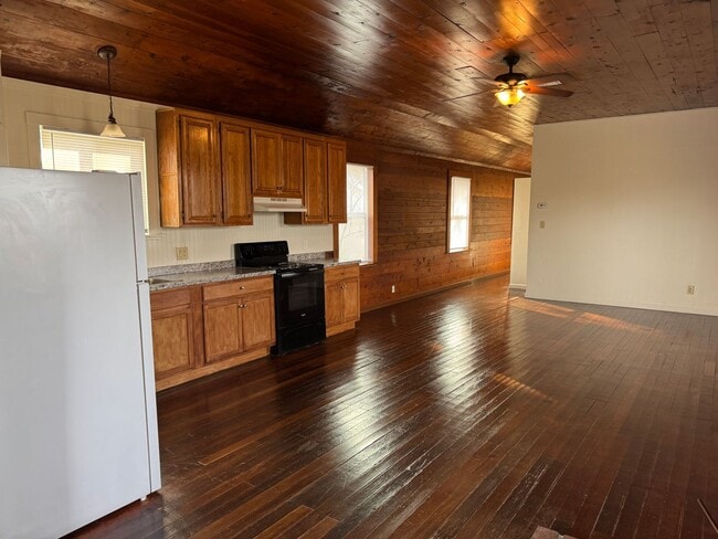 328 Starr Dr in Yuba City, CA - Building Photo - Building Photo