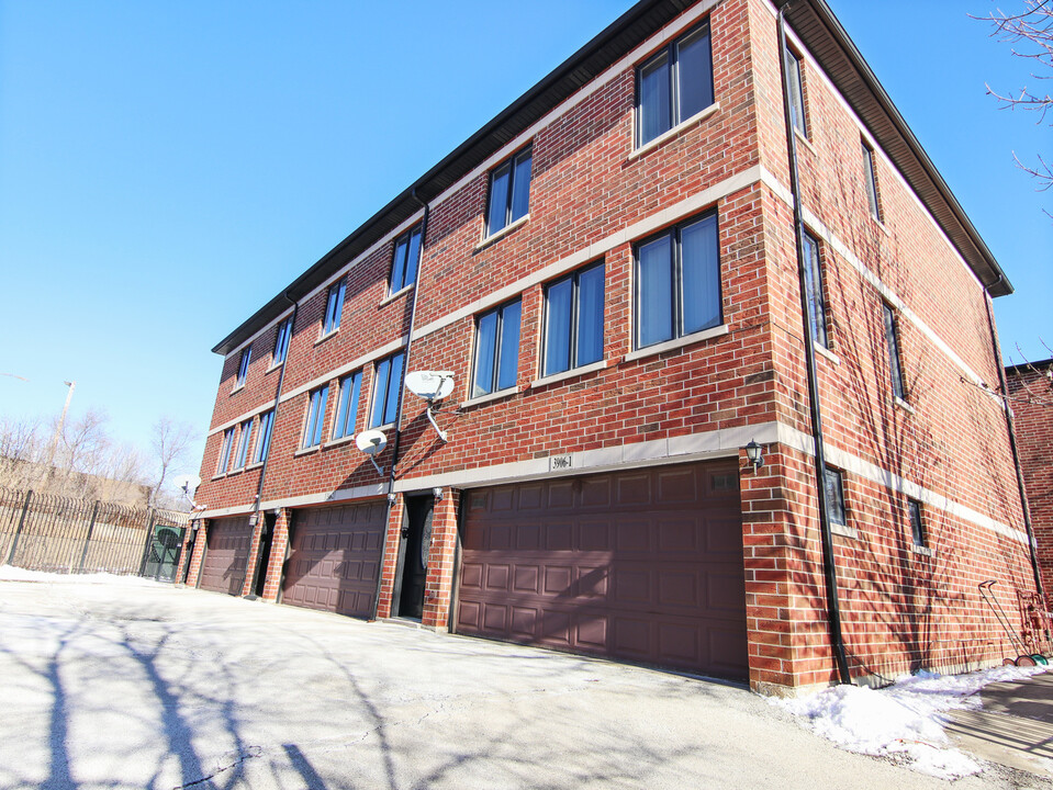 3906 W 51st St in Chicago, IL - Foto de edificio