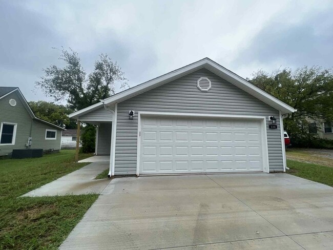 property at 320 S Liberty St