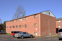 1001 Edgecombe Dr in Milford, OH - Foto de edificio - Building Photo