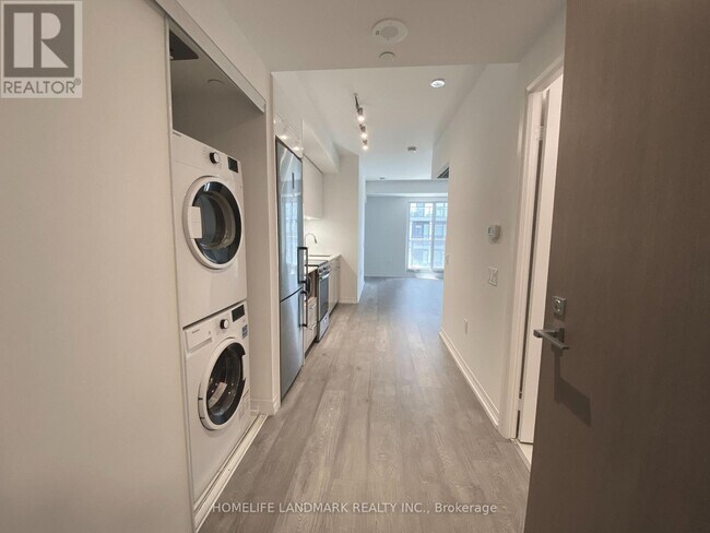 251-1251 Jarvis St in Toronto, ON - Building Photo - Building Photo