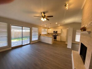 2006 W Northgate Dr in Irving, TX - Building Photo - Building Photo