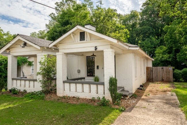 property at 23 Clifton St SE