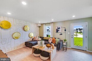 1344 Red Clover Ln in Ranson, WV - Building Photo