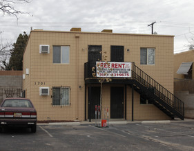 UNM Eightplex in Albuquerque, NM - Building Photo - Building Photo