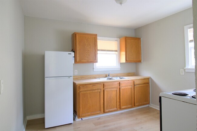 property at 3102 Brackenridge St
