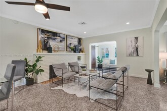 437 NE 8th Ave in Fort Lauderdale, FL - Building Photo - Building Photo