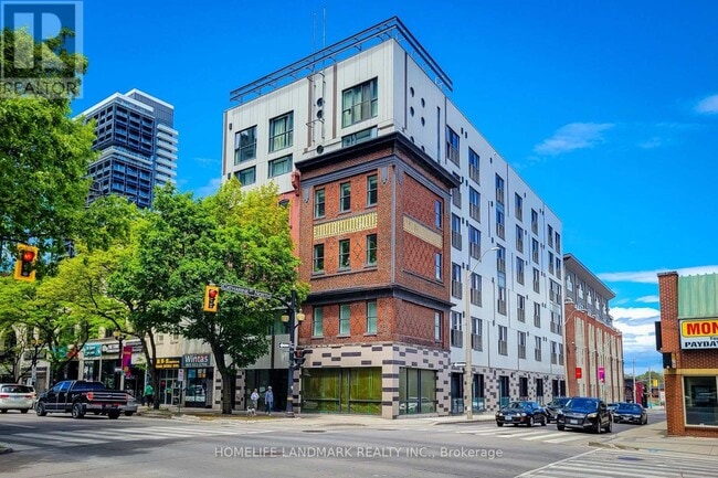 property at 121-121 King St E