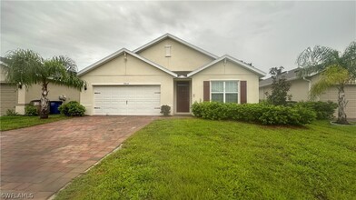 10610 Crossback Ln in Lehigh Acres, FL - Building Photo - Building Photo