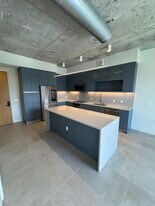 171 NW 27th St, Unit A1 in Miami, FL - Building Photo