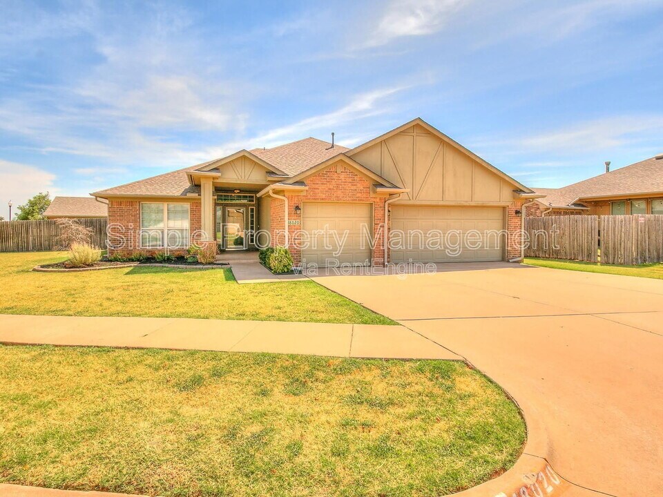 18020 Cerrado Cir in Edmond, OK - Building Photo
