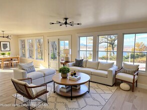 5265 NY-9G in Germantown, NY - Building Photo - Building Photo