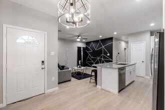 4661 Clover St in Houston, TX - Building Photo - Building Photo