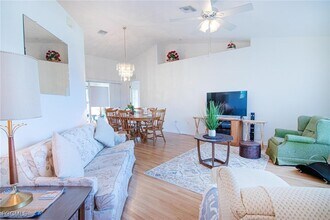 3032 SW 10th Ave in Cape Coral, FL - Building Photo - Building Photo