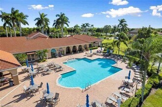 6655 Huntington Lakes Cir, Unit 204 in Naples, FL - Building Photo - Building Photo