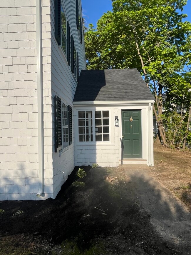 7 Manchester St in Nashua, NH - Building Photo - Building Photo
