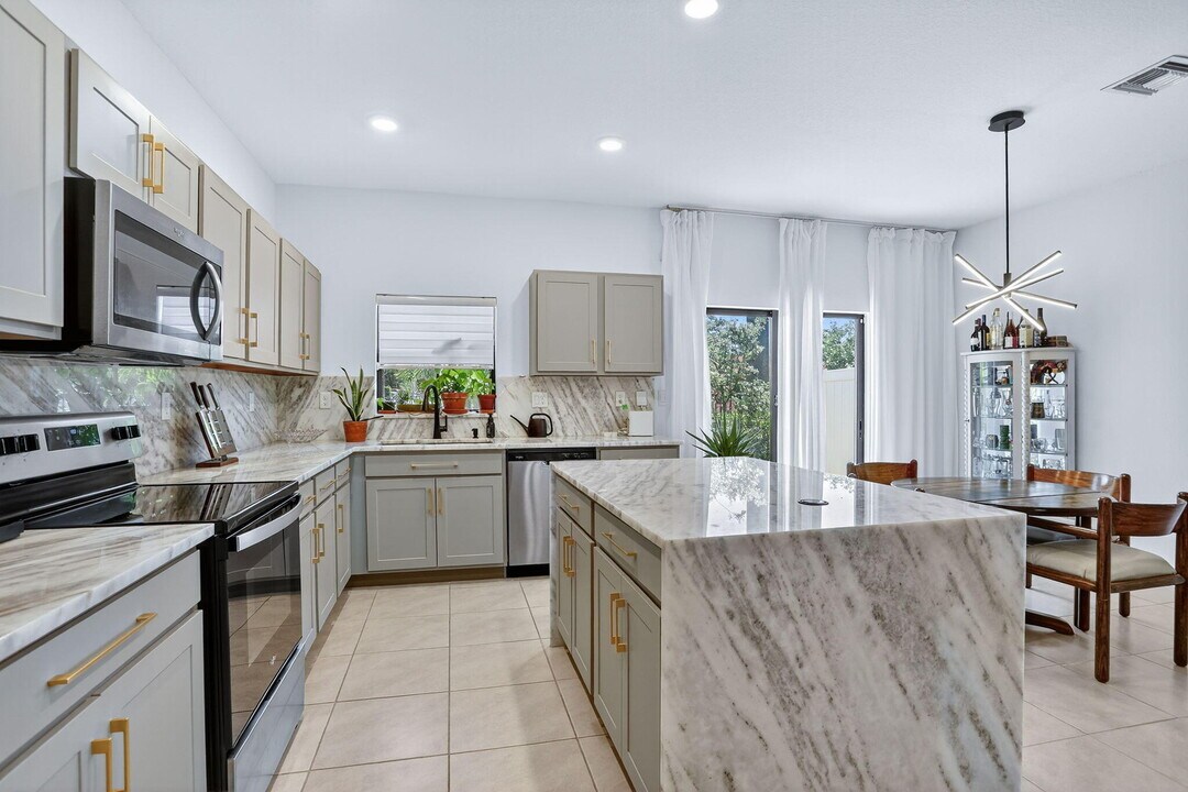950 NW 3rd Terrace in Pompano Beach, FL - Building Photo