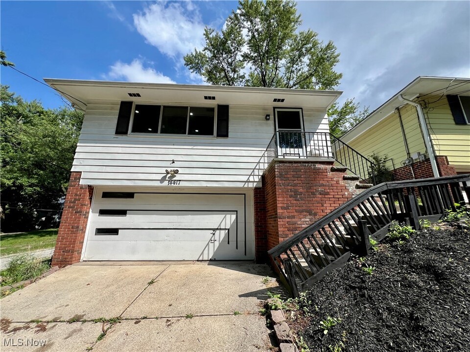 14417 Maple Ave in Maple Heights, OH - Building Photo