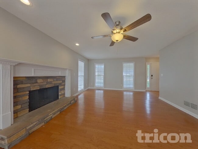 65 Cricket Ct in Dallas, GA - Foto de edificio - Building Photo