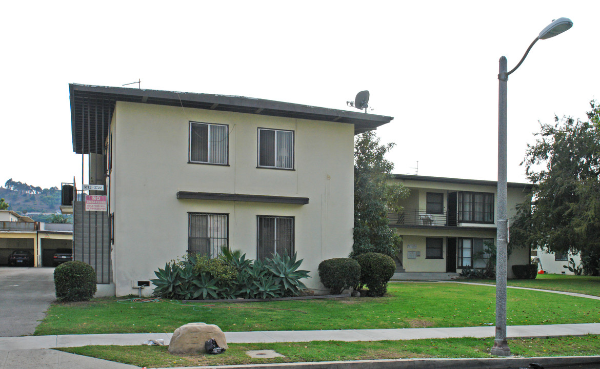 5712-5722 Corbett St in Los Angeles, CA - Building Photo