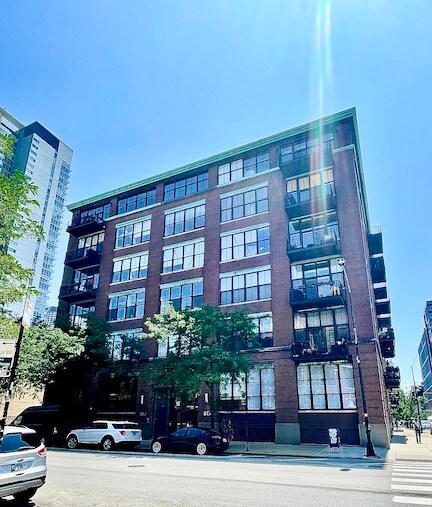 817 W Washington Blvd, Unit 507 in Chicago, IL - Foto de edificio