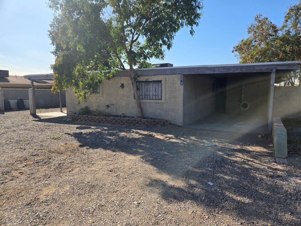 10840 N 15th Ave in Phoenix, AZ - Building Photo