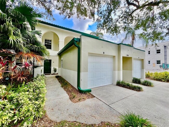 2513 W Kansas Ave in Tampa, FL - Foto de edificio - Building Photo