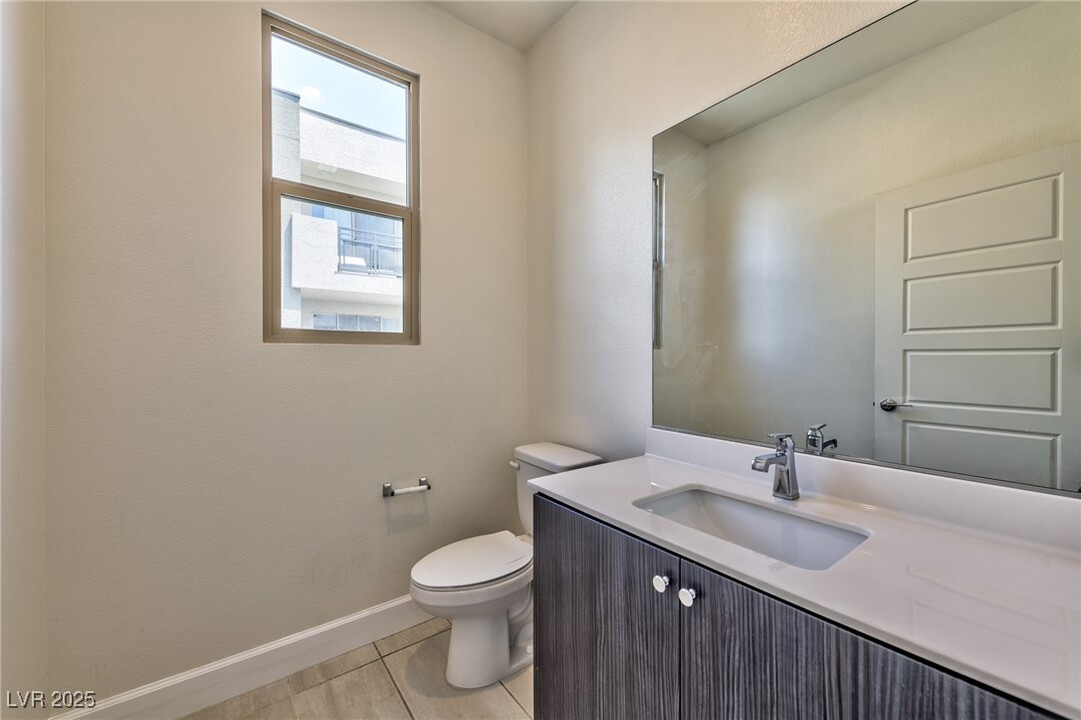 11258 Essence Point Ave in Las Vegas, NV - Building Photo