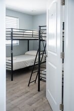 1635 E 33rd St in Los Angeles, CA - Building Photo - Building Photo