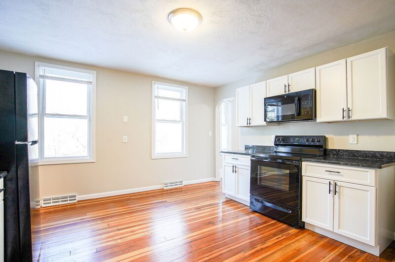 1012-12 River St in Agawam, MA - Building Photo